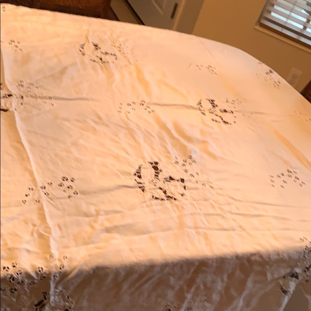 Large tablecloth